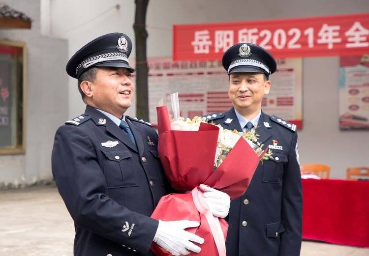 岳阳警察最新动态，城市守护的坚实力量